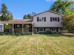 33631 Kirby St, Farmington Hills, MI