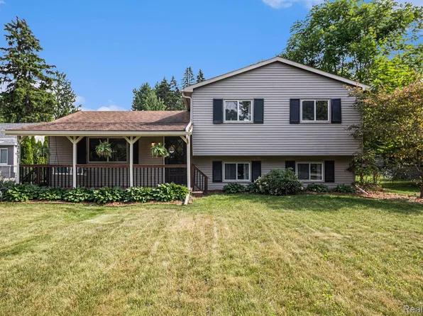 33631 Kirby St, Farmington Hills, MI 48335