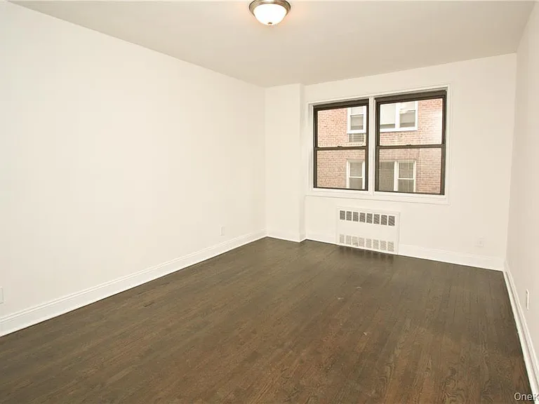 140 Hartsdale Avenue — Photo 9