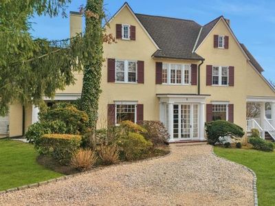 8 Circle Road, Scarsdale, NY, 10583