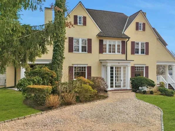 8 Circle Road, Scarsdale, NY 10583