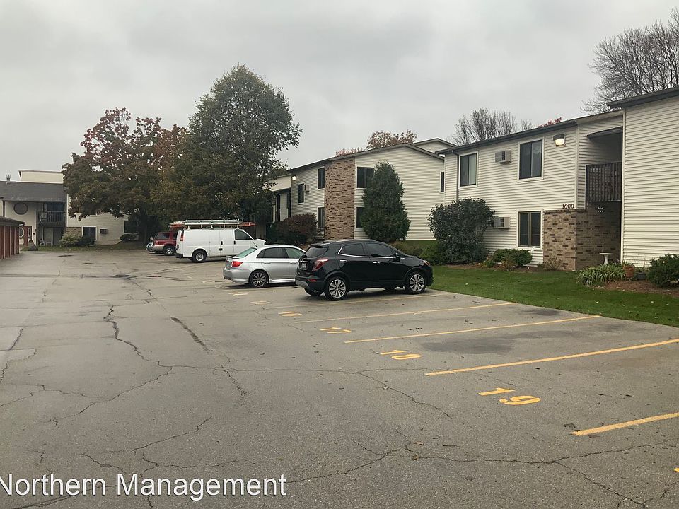 2nd image of 988 Willard Dr #5