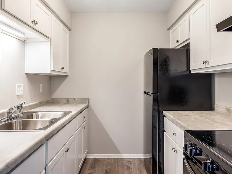 1700 Elder St #107 — Photo 10