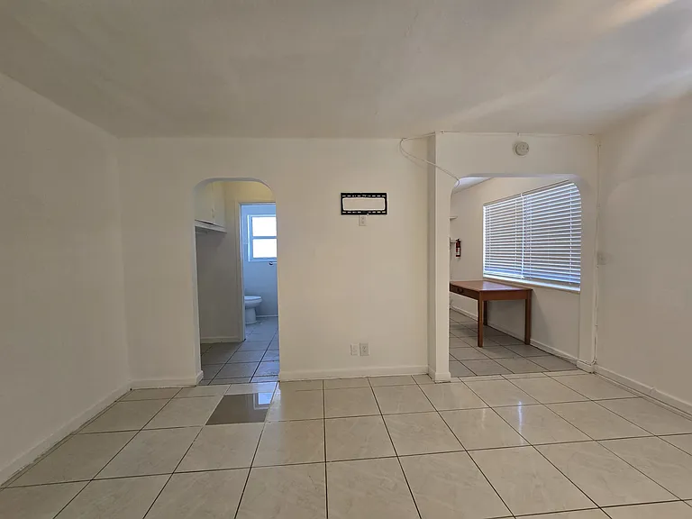 2305 Monroe St #5 — Photo 11