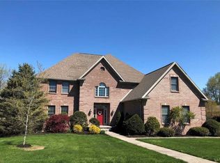6032 Boulder Ct, Columbus, IN 47201