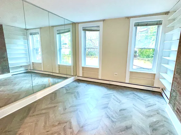 622 Park Avenue image 2 of 13