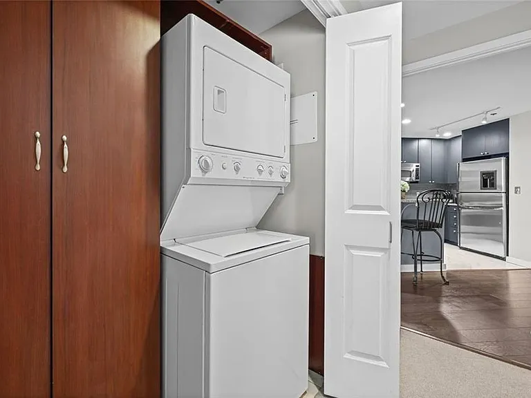 3338 Peachtree Rd NE #1105 — Photo 18