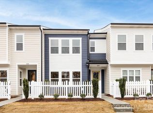 8430 Discovery Ln, Charlotte, NC 28216