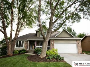 1007 Leprechaun Ln, Papillion, NE 68046