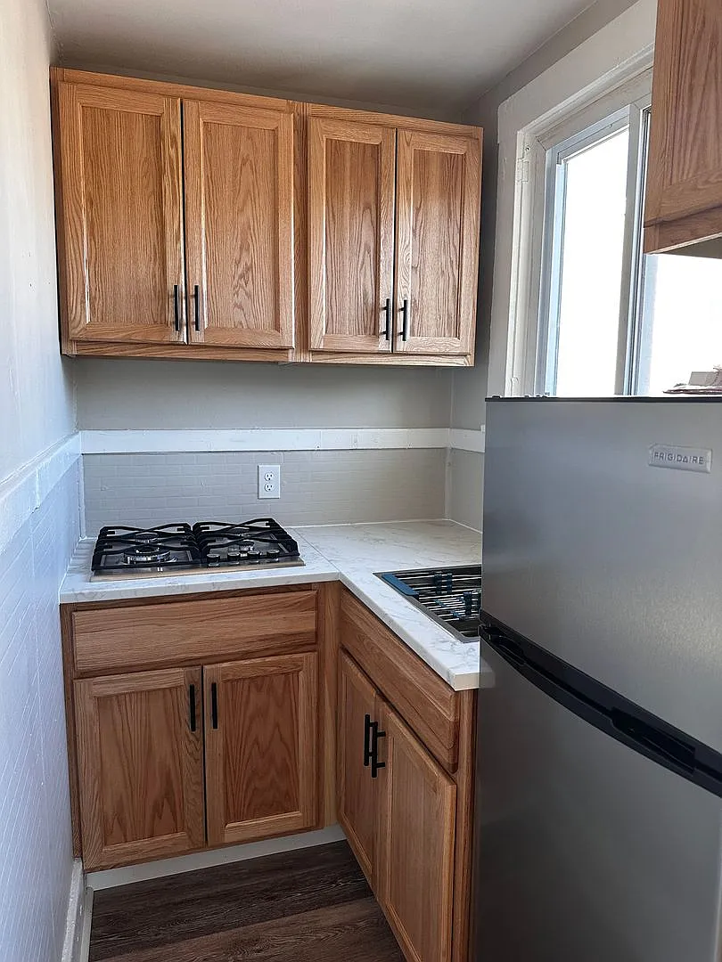 381 Meigs Street — Photo 4