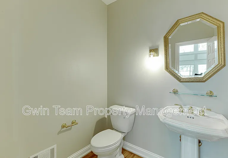 9345 Riverclub Pkwy — Photo 21