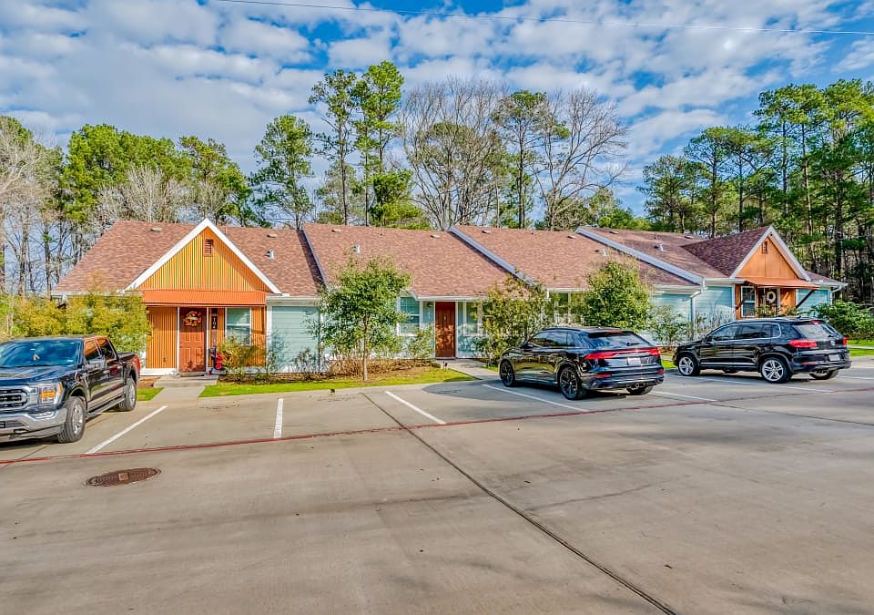 1st image of 3333 Boettcher Dr #104
