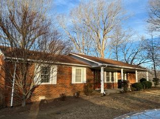 159 Parrish Ln, Mc Ewen, TN 37101