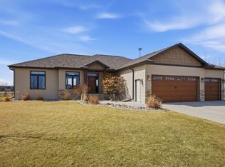 316 Prairie Dr, Harwood, ND