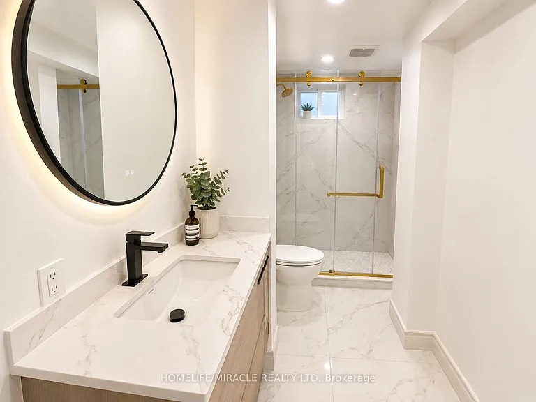 58 S Deanscroft Sq — Photo 6