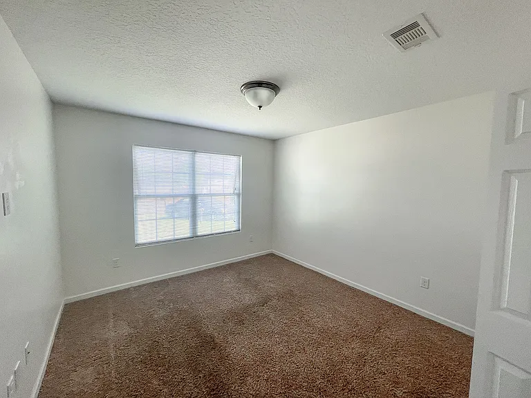 338 S Bridgeport Dr — Photo 10