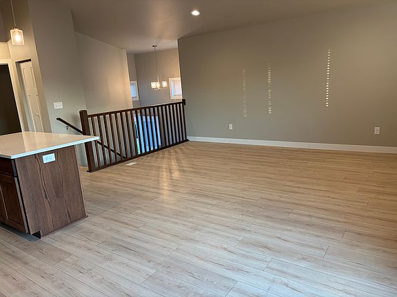 5th image of 6717 Thomas St