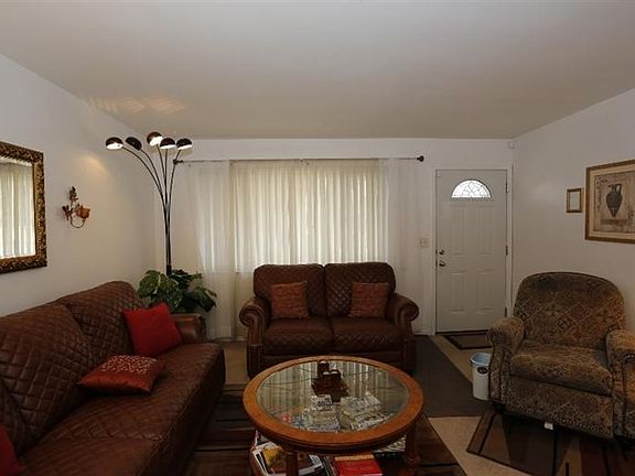 3rd image of 8144 Congresswood Ln