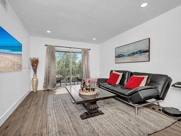 2nd image of 13900 Lake Placid Ct APT A39