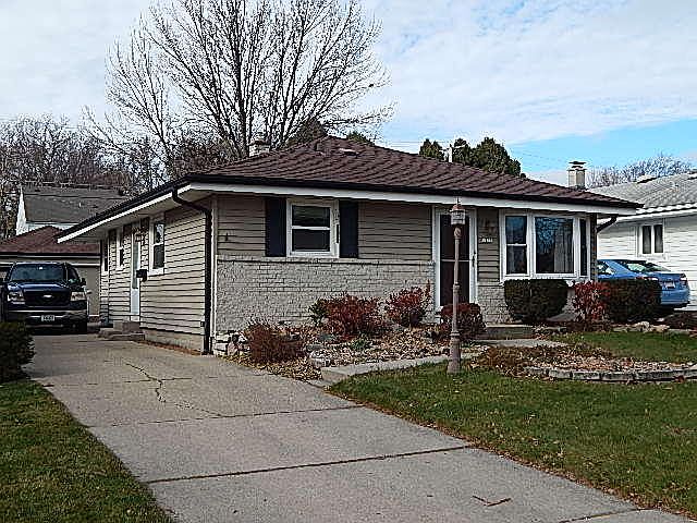 1st image of 1949 N 117th St