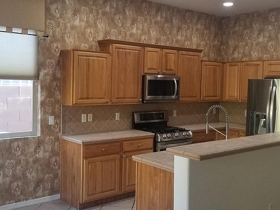 3rd image of 1087 N Avenida Jeanine