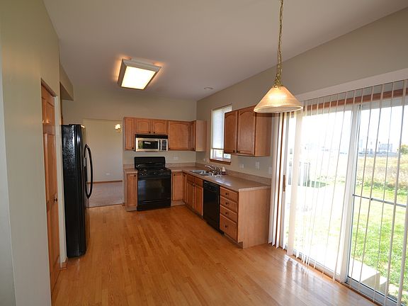 5th image of 39328 N Queensbury Ln