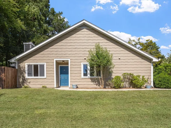 4128 Pin Oak Dr, Durham, NC 27707