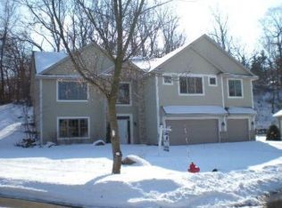 12525 Greylock Ct, Apple Valley, MN 55124