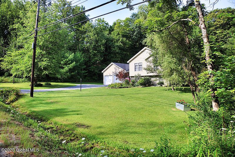 4th image of 5557 Lake Road