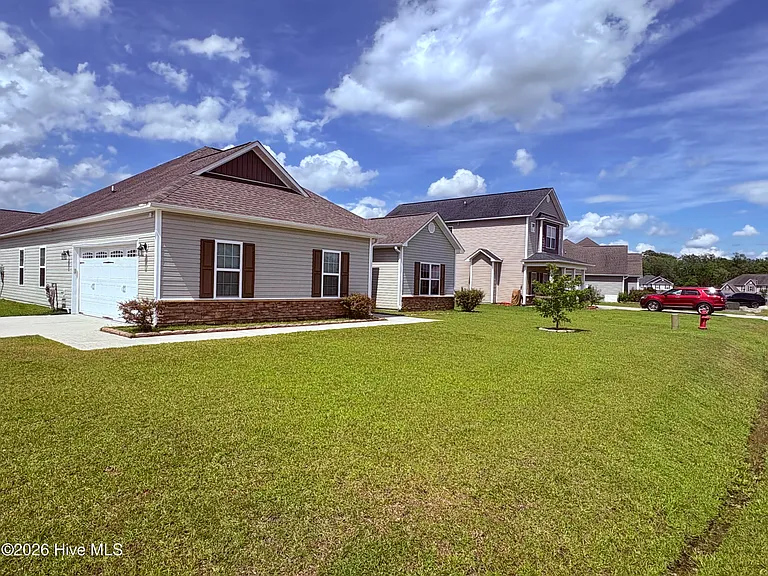 311 Aquamarine Cir — Photo 4