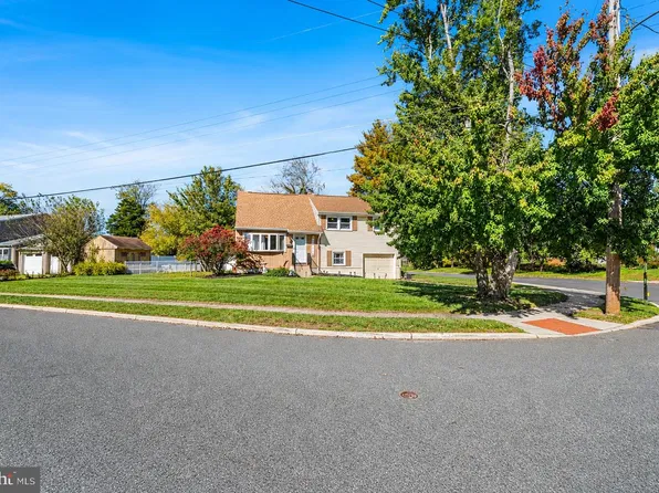 1 Rondon Ave, Berlin, NJ 08009