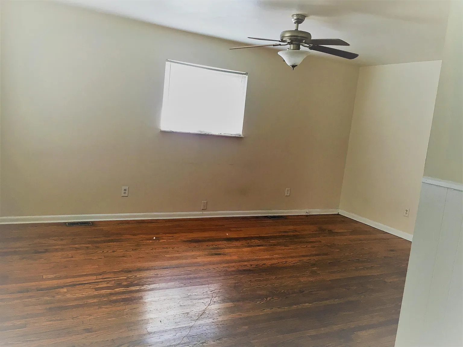 3 bed, 960 sqft, $1,250 — Photo 3