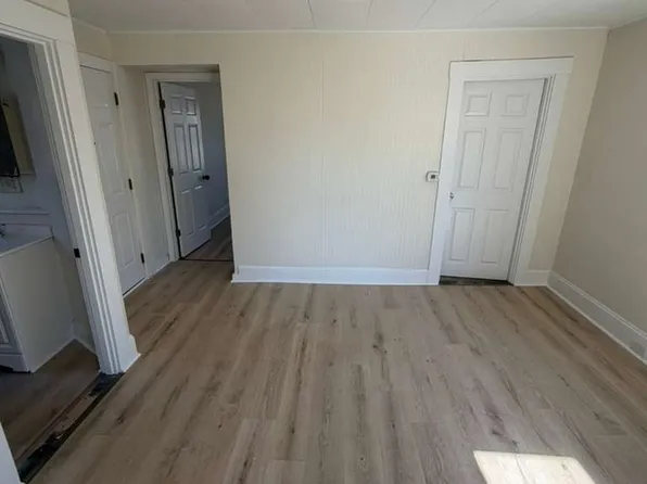 24 Whitman St #2, Norway, ME 04268