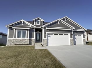 2514 NW Rockwood Ln, Grimes, IA 50111