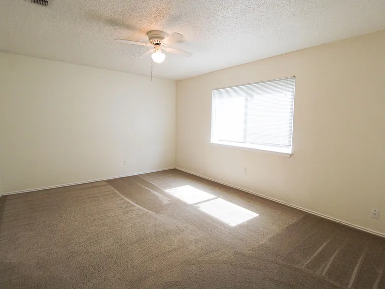 6214 Ridge Glade St — Photo 15
