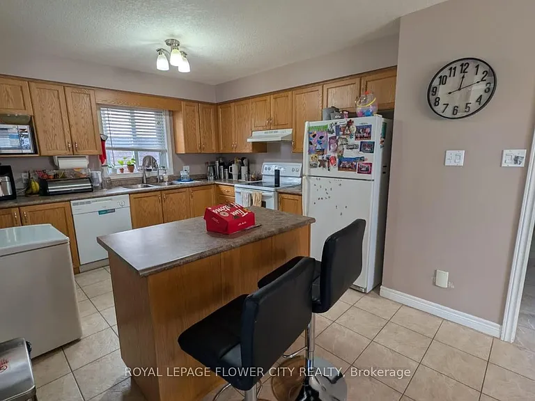 165 Cranbrook St — Photo 17