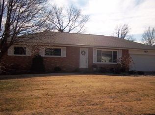 11828 Parklind Dr, Saint Louis, MO