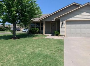 837 Eric Cir, Moore, OK 73160