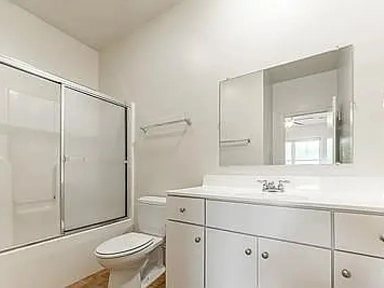 1422 W Cary St — Photo 8