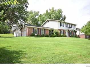 435 Glan Tai Dr, Ballwin, MO