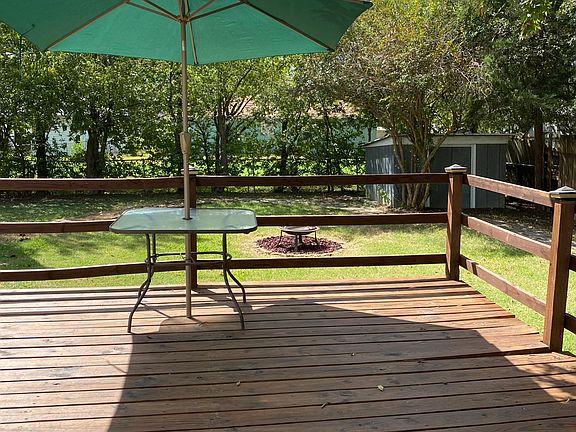 2nd image of 3529 Meadow Oaks Dr