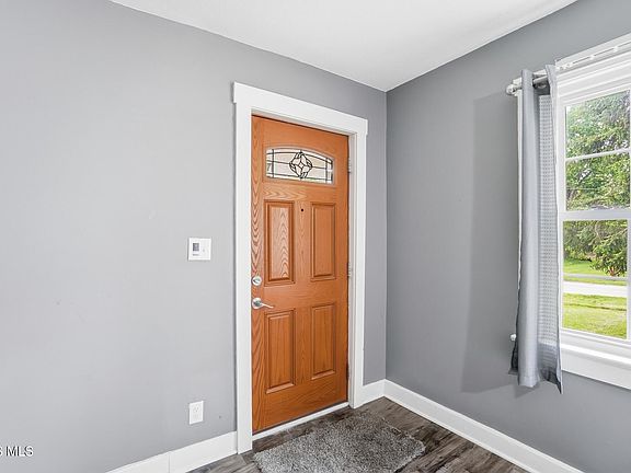 5th image of 434 Davis St