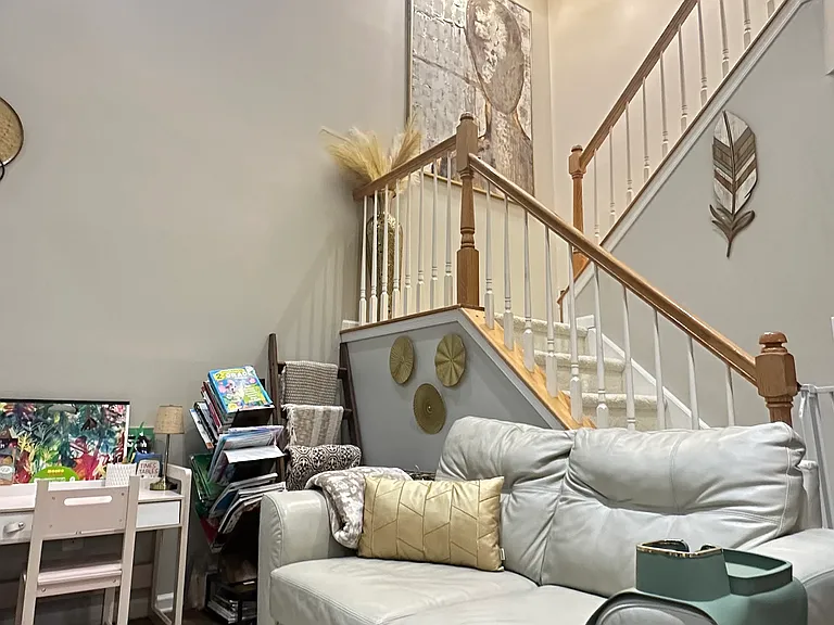 815 Martingale Rd — Photo 8