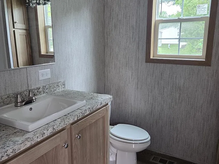 410 Donegal Dr — Photo 4