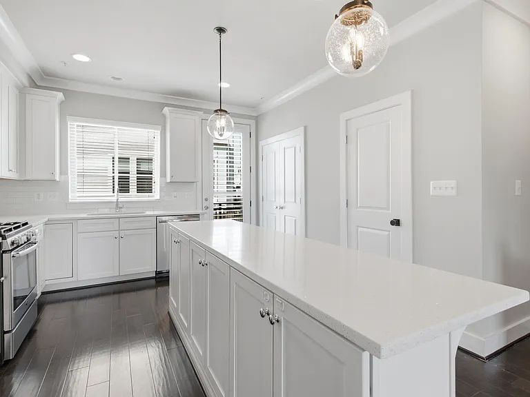 14566 Lake Vista Dr — Photo 10