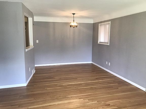 5 - Living Room 1