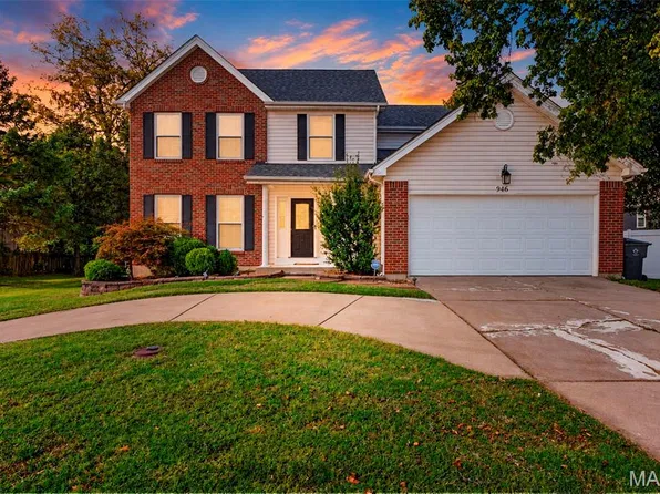 245 Reinke Rd, Ballwin, MO 63021