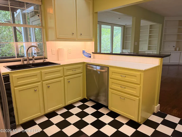 1710 N State St #1 — Photo 14