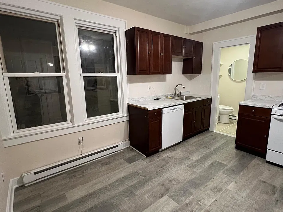 946 Emma St #2
