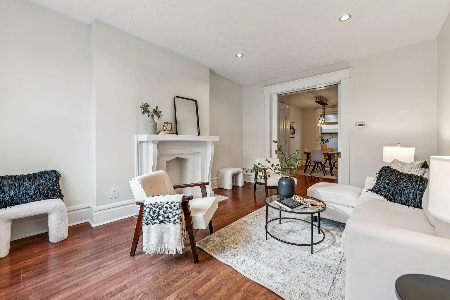 915 Dennison Ave photo 1